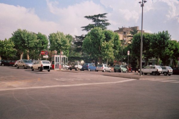 Foto1 di piazza Gramsci-Accesso da via Vittorio Veneto